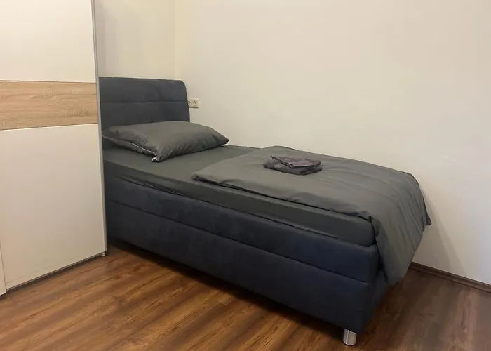 Geri's 20 Cozy, Modern & Centrally Located 24-hour Self Check-in & Out *